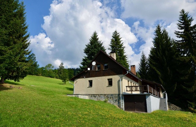 Stunning private villa for 12 guests with WIFI, TV, terrace, pets allowed and panoramic view