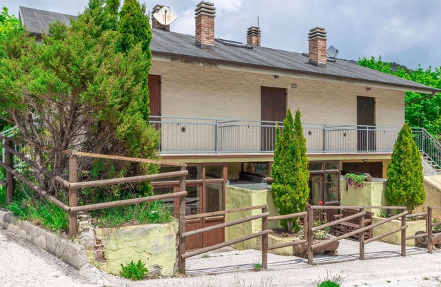 Stunning private villa with WIFI, TV, balcony, pets allowed, panoramic view and parking