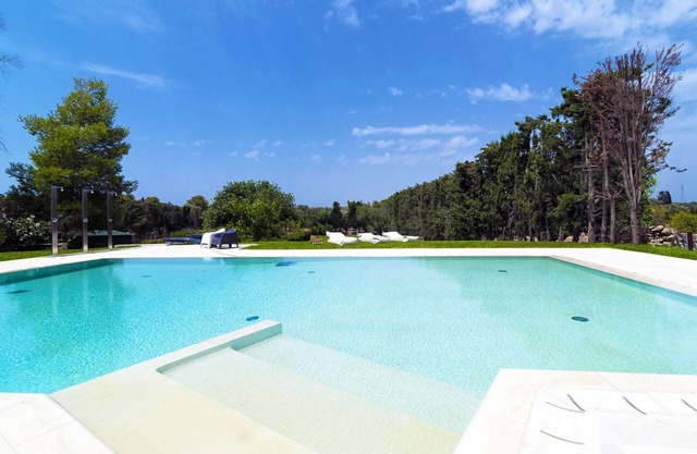 Stunning private villa for 14 guests with A/C, private pool, WIFI, TV, terrace and parking