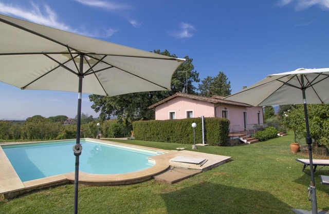 Stunning private villa with private pool, WIFI, TV, terrace, pets allowed, panoramic view, parking