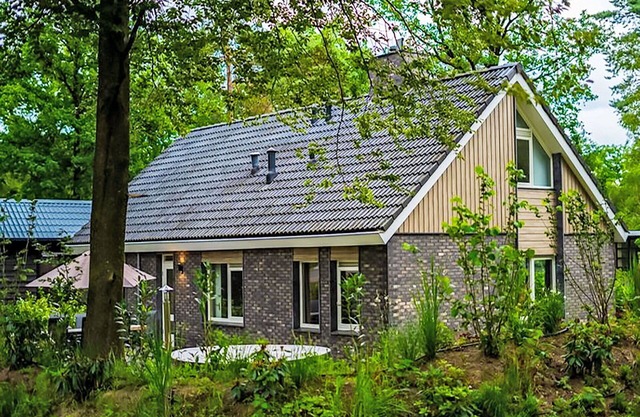 Stunning private villa for 10 people with pool, WIFI, TV, terrace and parking