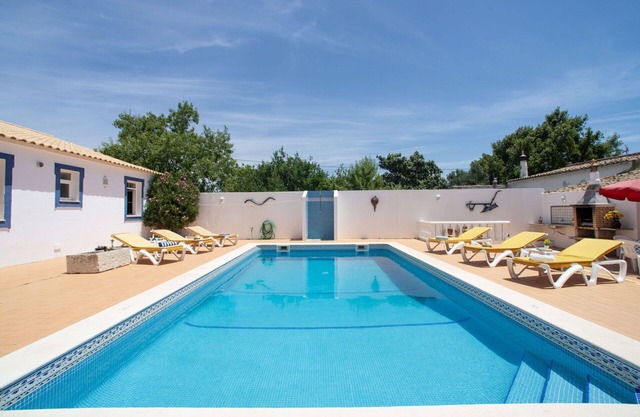 Stunning private villa for 8 people with WIFI, private pool, TV, terrace and parking