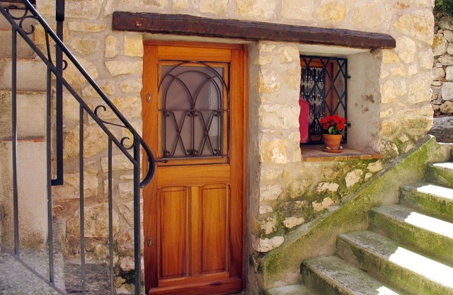 Stunning private villa for 5 guests with WIFI, TV, patio and pets allowed