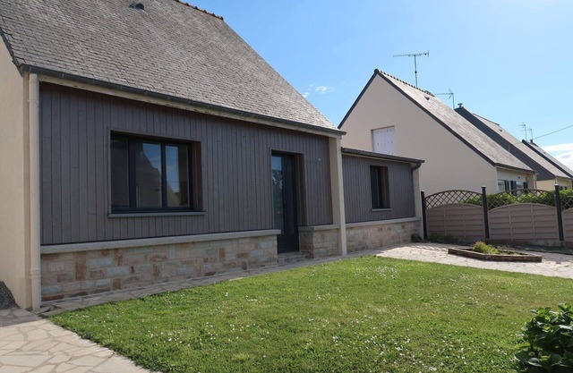 Stunning private villa for 4 guests with TV, terrace, pets allowed and parking