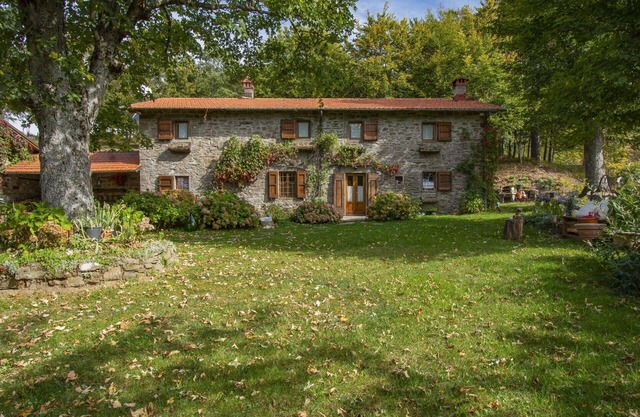 Stunning private villa for 7 guests with WIFI, private pool, TV, terrace, pets allowed and parking