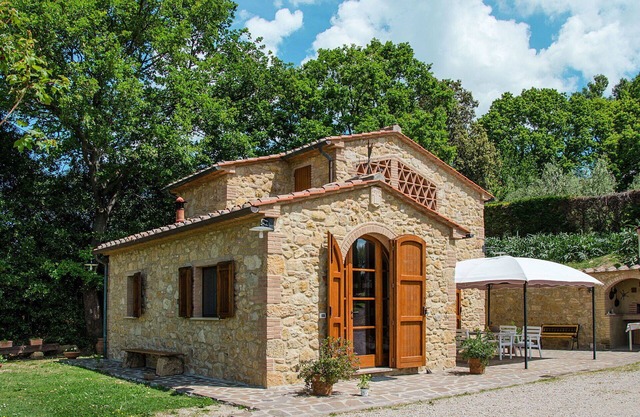 Stunning private villa for 2 guests with WIFI, TV, terrace and parking