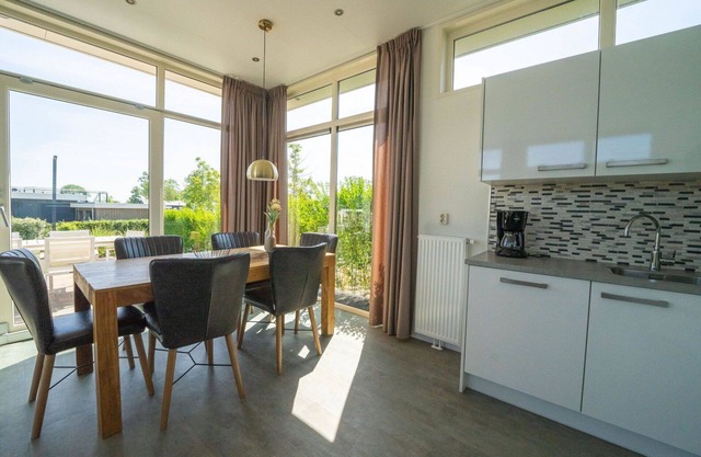 Stunning private villa for 6 guests with WIFI, pool, TV, terrace and parking