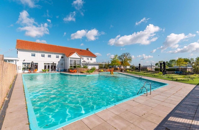 Stunning private villa for 7 guests with pool, WIFI, TV, terrace and parking