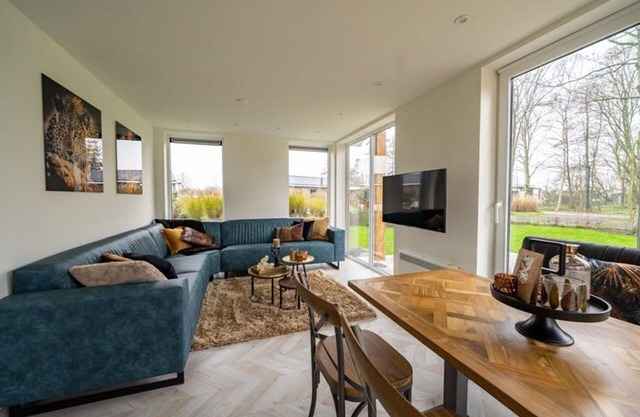 Stunning private villa for 10 people with pool, WIFI, TV, terrace and parking