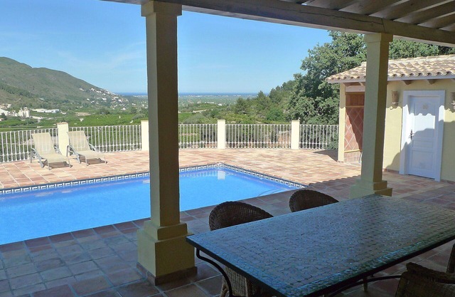 Stunning private villa with private pool, A/C, WIFI, TV, terrace, panoramic view and parking