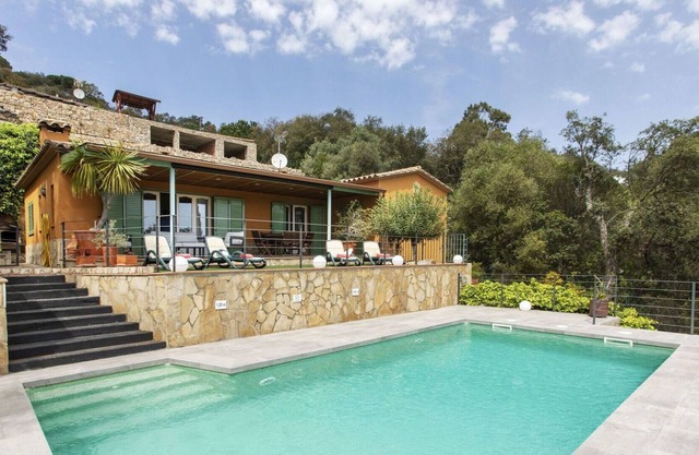 Stunning private villa for 6 guests with WIFI, private pool, TV, terrace, panoramic view and par...