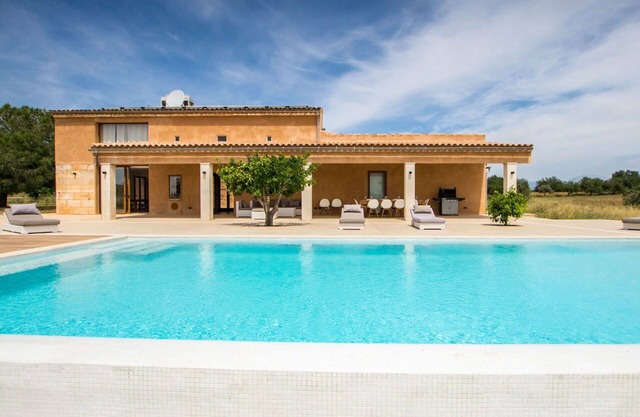 Stunning private villa with A/C, WIFI, private pool, TV, patio, panoramic view and parking