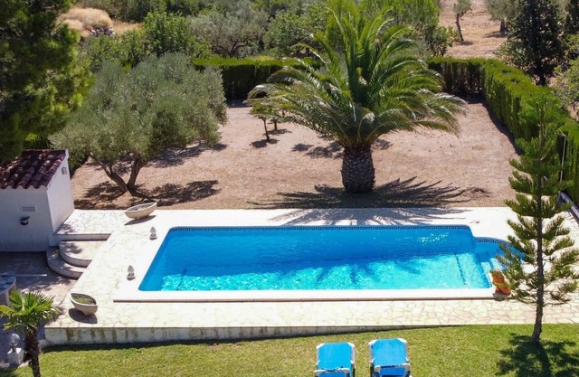 Stunning private villa with WIFI, A/C, private pool, TV, patio, panoramic view and parking
