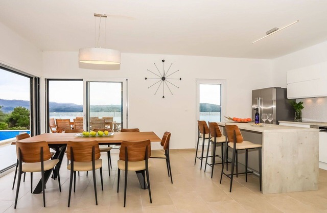 Stunning private villa for 8 guests with A/C, WIFI, private pool, TV, terrace and parking