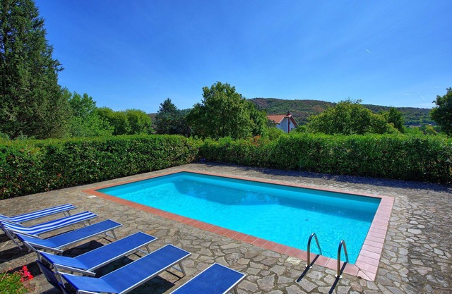 Stunning private villa for 8 guests with private pool, WIFI, TV, balcony, panoramic view and par.