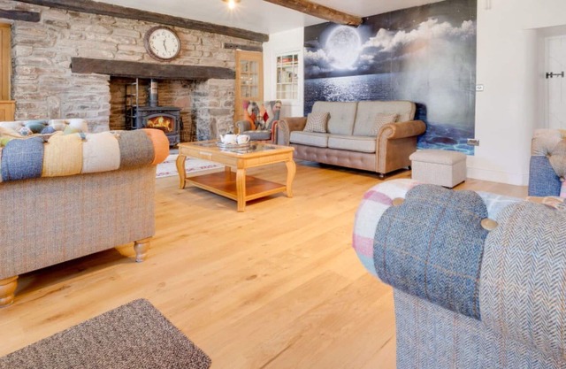 Stunning private villa for 8 guests with WIFI, hot tub, TV, patio, panoramic view and parking