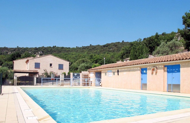 Stunning private villa for 4 guests with pool, TV, terrace and parking