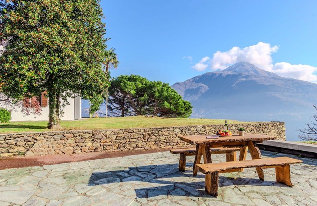 Stunning private villa for 6 people with WIFI, TV, patio and parking