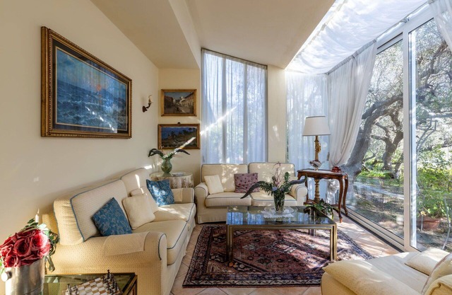 Stunning private villa for 4 guests with WIFI, A/C, TV, patio, panoramic view and parking