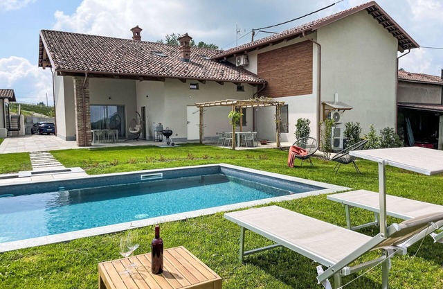 Stunning private villa with private pool, A/C, WIFI, terrace, panoramic view and parking