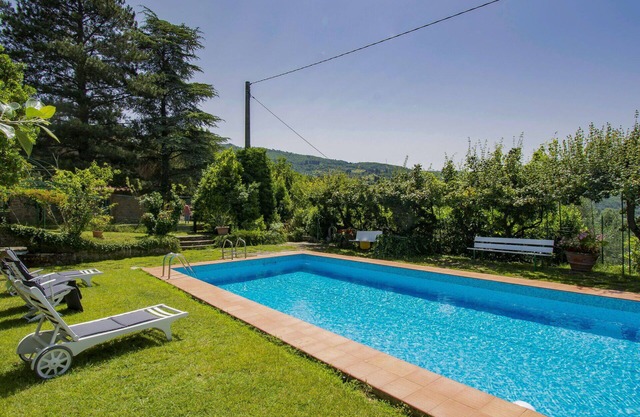 Stunning private villa for 6 guests with pool, WIFI, TV, terrace, pets allowed and parking
