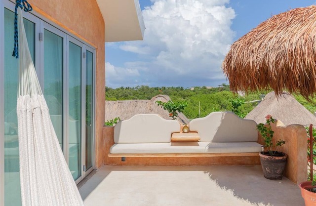 Stunning Private Villa next to beach Villa in mid section Hotel Area