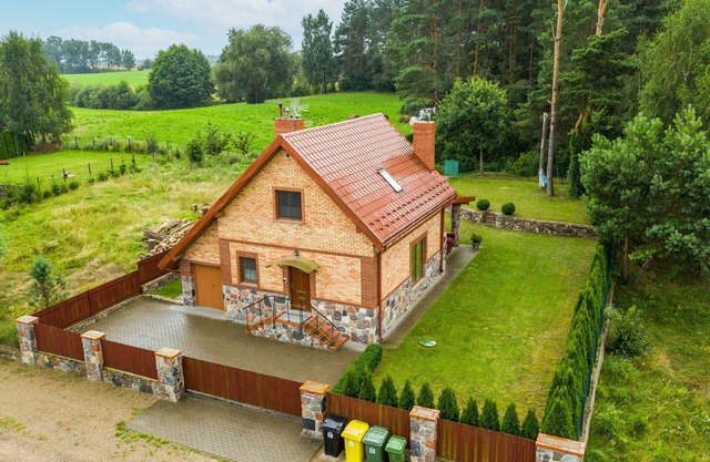 Stunning private villa for 8 people with WIFI, TV, terrace, pets allowed and parking