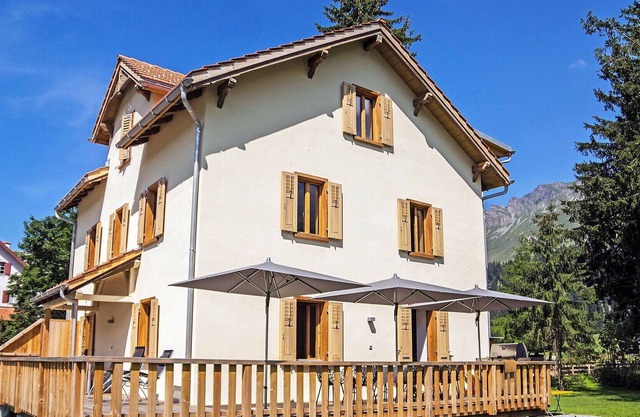 Stunning private villa with WIFI, hot tub, TV, patio, pets allowed, panoramic view and parking