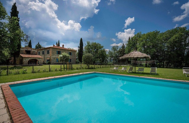 Stunning private villa with private pool, A/C, WIFI, patio, pets allowed, panoramic view and par.