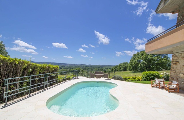 Stunning private villa with private pool, A/C, WIFI, TV, terrace, pets allowed and parking