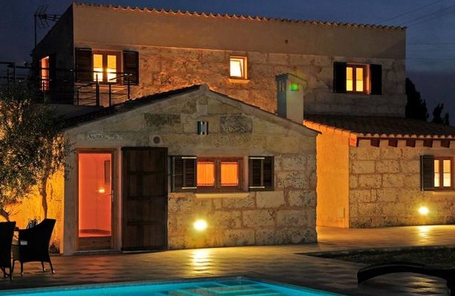 Stunning private villa with private pool, A/C, WIFI, TV, terrace, pets allowed and parking