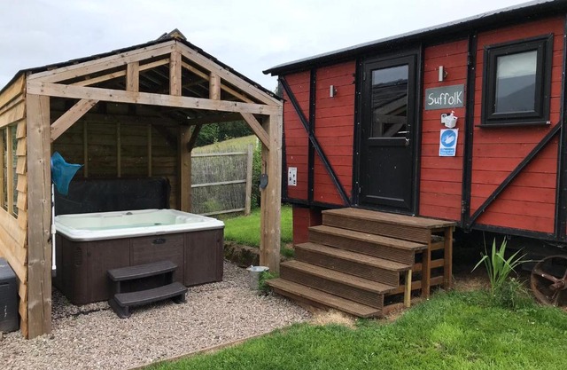 Stunning railway carriage with private hot tub