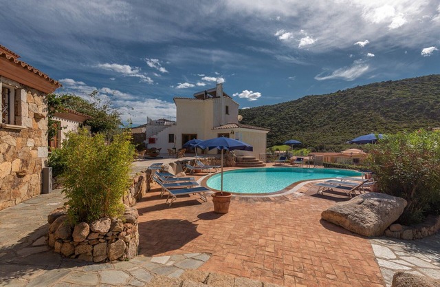 Stunning Residence Bouganvillage Studio sleeps 2 plus child bed