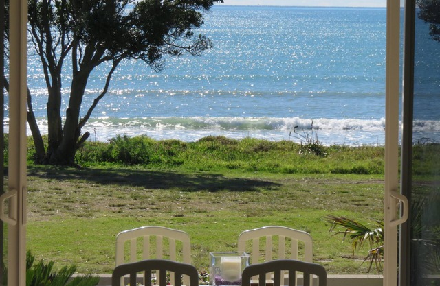Stunning seaside retreat on Ohope Beach. Finalist Bach of the Year 2018