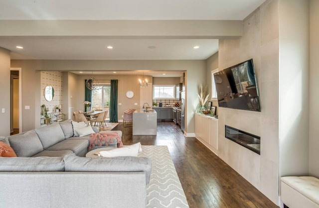 Stunning Skyline Manor - Beautiful Rooftop Views of Downtown Nashville