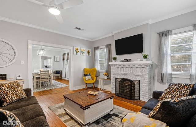 Stunning, southern charm home w/king bed