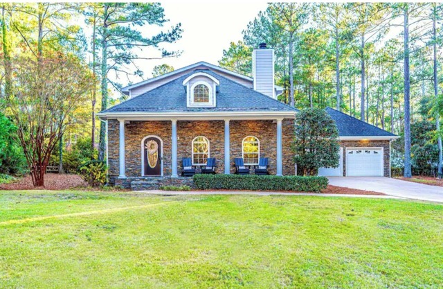 Stunning Southern Home in Pinehurst! Close to Village & Resort!