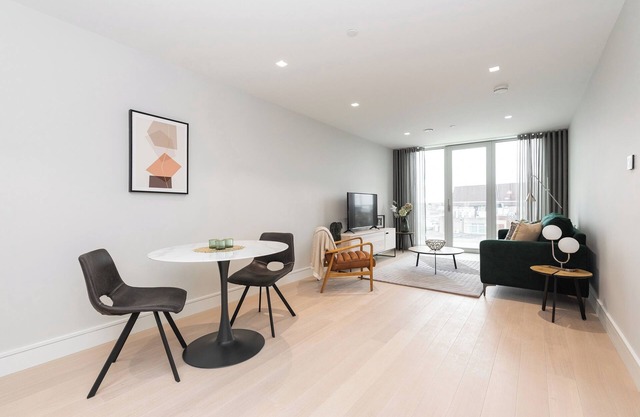 Stunning spacious 1 bed just off Grafton Street
