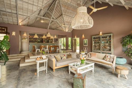 Stunning spacious 3 BR villa with private pool