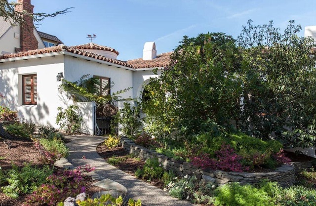 Stunning Spanish home in Baywood!