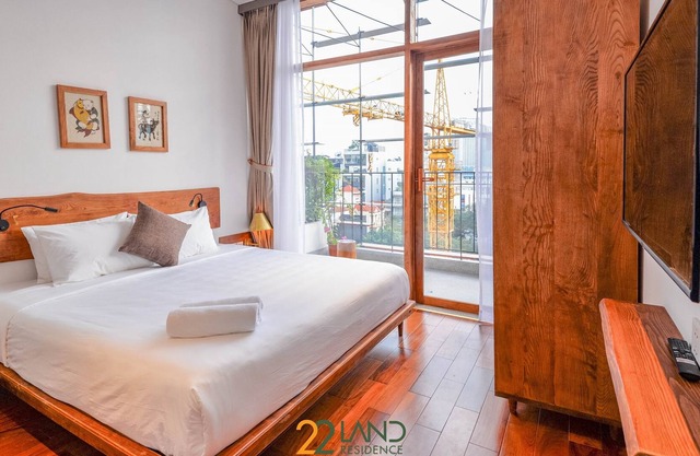 Stunning Superior in 22Land Residence