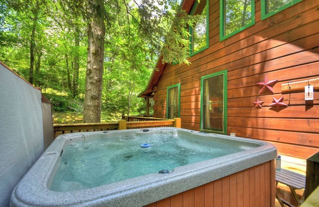 Stunning Surroundings, Hot Tub Soaks, S'mores & Nearby Attractions - Our Favorite Place