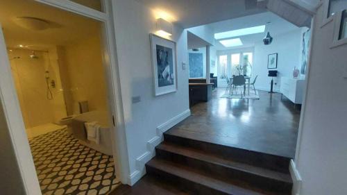 Stunning Unique & Elegantly Refurbed Seafront 2BD
