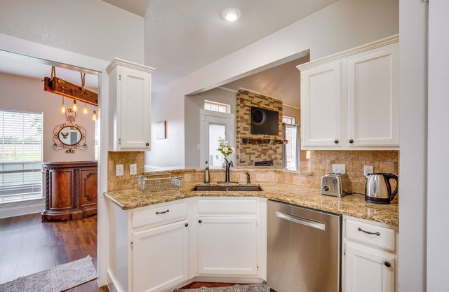 Stunning Van Alstyne Retreat w/Patio & Fireplace!