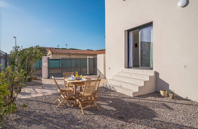 Stunning villa for 4 people with A/C, TV, terrace and pets allowed
