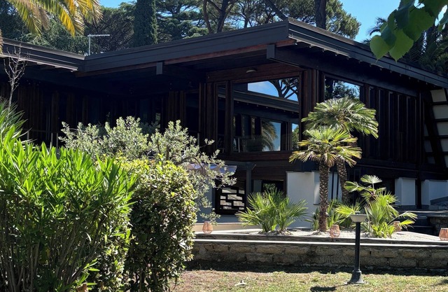 Stunning Villa with pool and Gymn