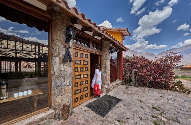 Stunning views, breakfast included, amazing location, Standard- room ASV