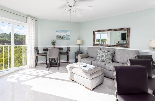 Stunning Views & Modern Comforts at Ocean Pointe 2215