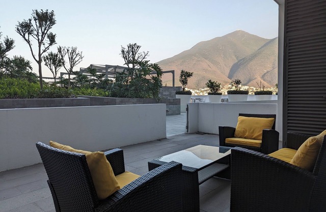 Stunning views of Landmark Cerro de La Silla. Pool & Gym