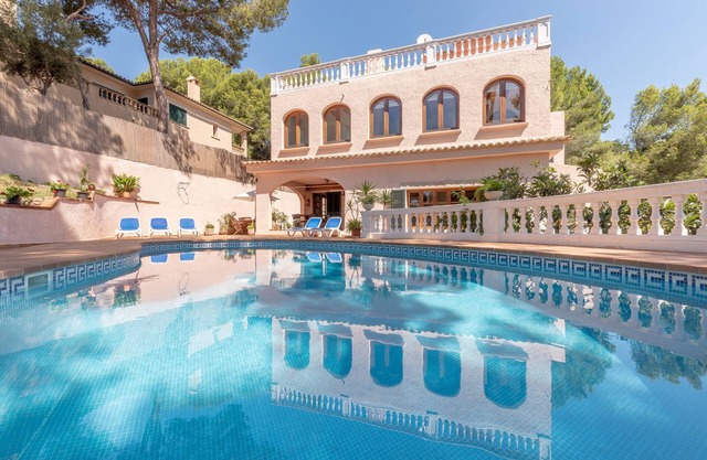 Stunning Villa "Costa de Blanes" with Pool, Terrace, Wi-Fi & Air Conditioning